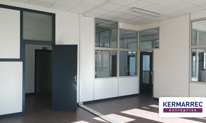 location Bureaux 216.00 m²