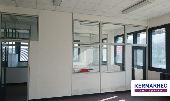 location Bureaux 216.00 m²