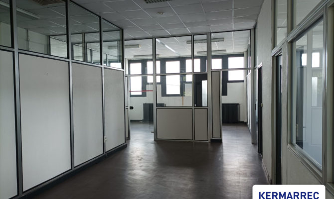 location Bureaux 216.00 m²