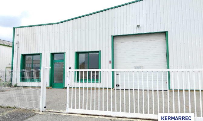location Local d'activité 210.00 m²