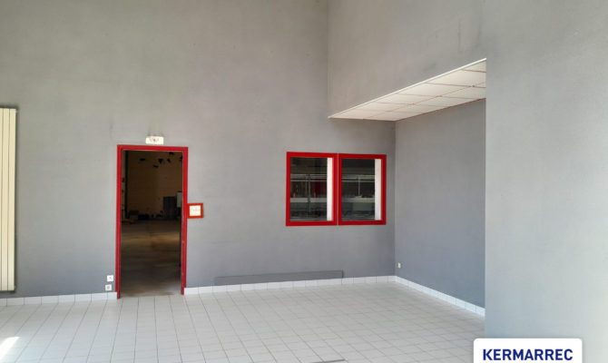 location Local d'activité 400.00 m²