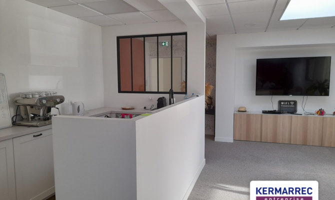 location Local d'activité 200.00 m²