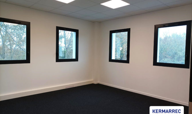 location Bureaux 153.00 m²