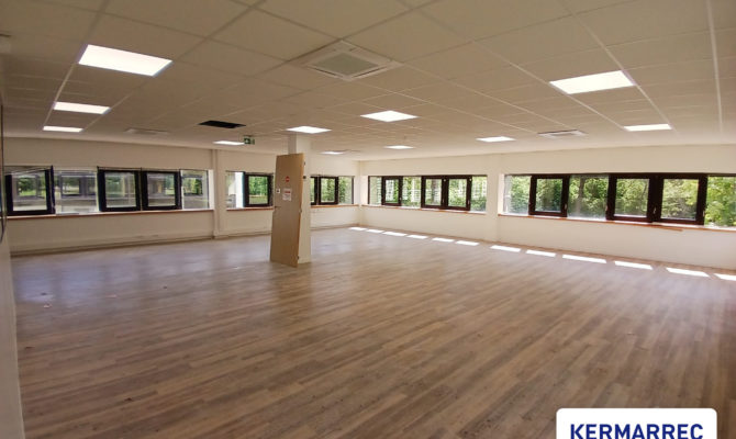 location Bureaux 179.84 m²