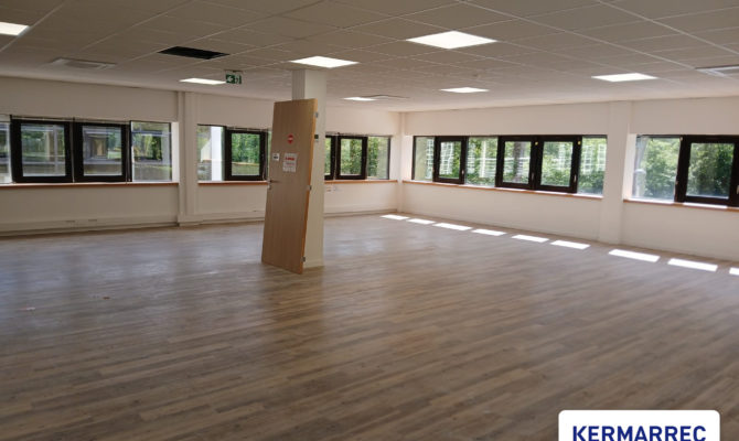 location Bureaux 179.84 m²