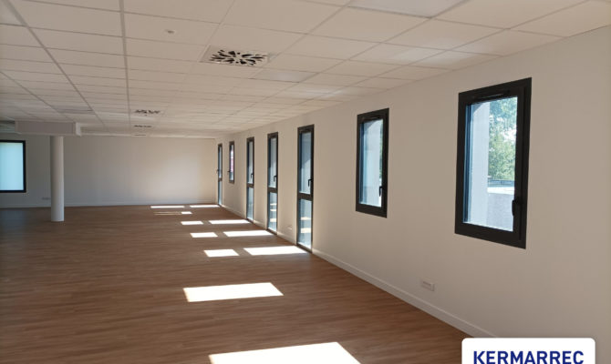 location Bureaux 305.00 m²