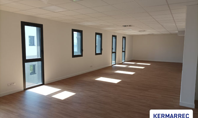 location Bureaux 305.00 m²