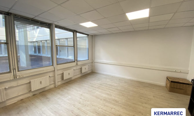 location Bureaux 75.00 m²