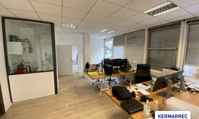 location Bureaux 75.00 m²