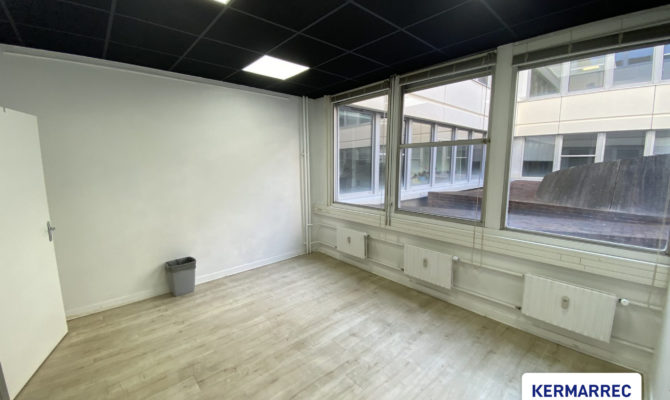 location Bureaux 75.00 m²