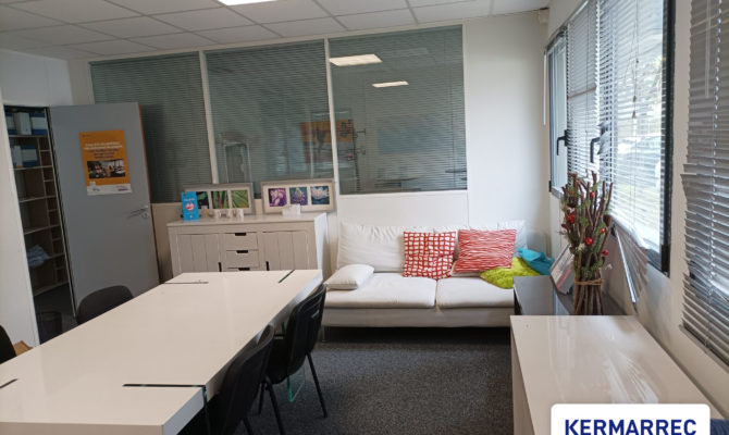 location Bureaux 421.00 m²