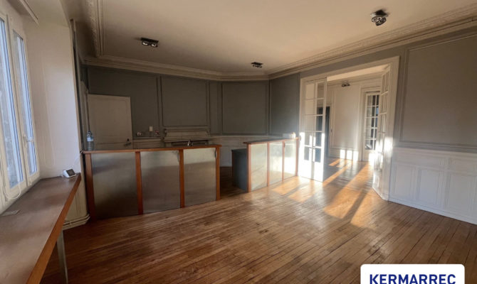 location Bureaux 317.00 m²