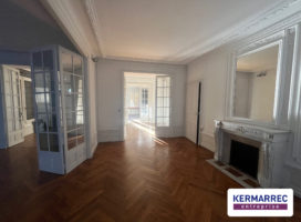 location Bureaux 317.00 m² Nantes 44
