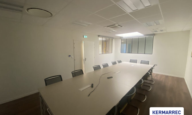 location Bureaux 323.00 m²