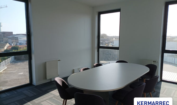 achat Bureaux 97.00 m²