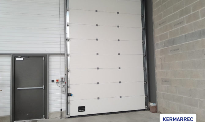 location Local d'activité 295.00 m²