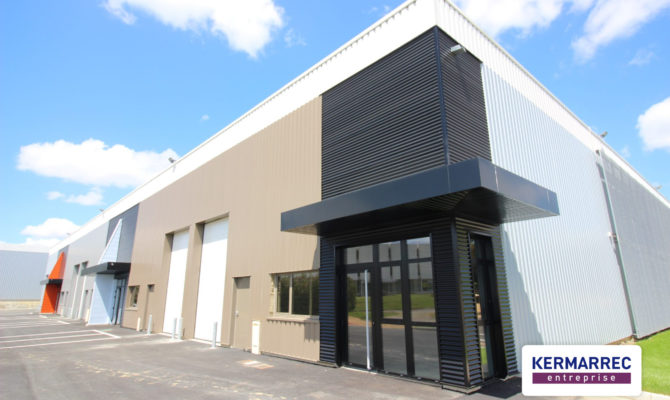 location Local d'activité 295.00 m²