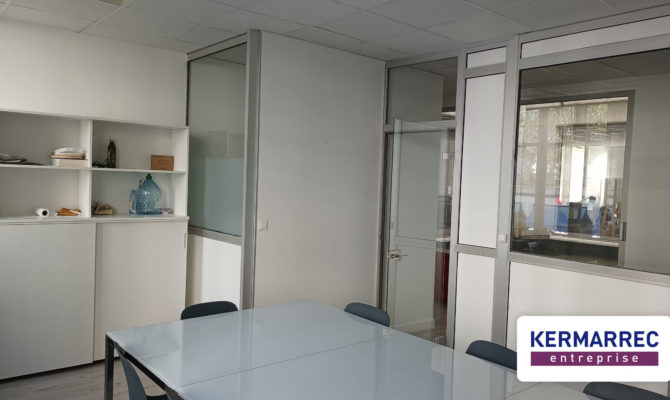 location Bureaux 145.00 m²