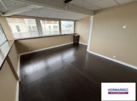 location Bureaux 113.00 m² Séné 56