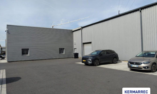 location Local d'activité 645.00 m²