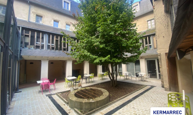 achat Bureaux 741.81 m²