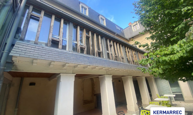 achat Bureaux 741.81 m²