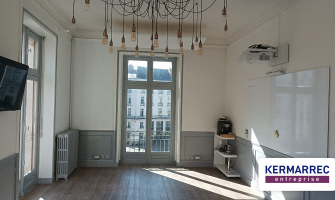 location Bureaux 144.00 m²