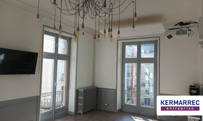 location Bureaux 144.00 m²