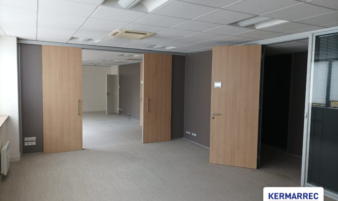 location Bureaux 214.88 m²