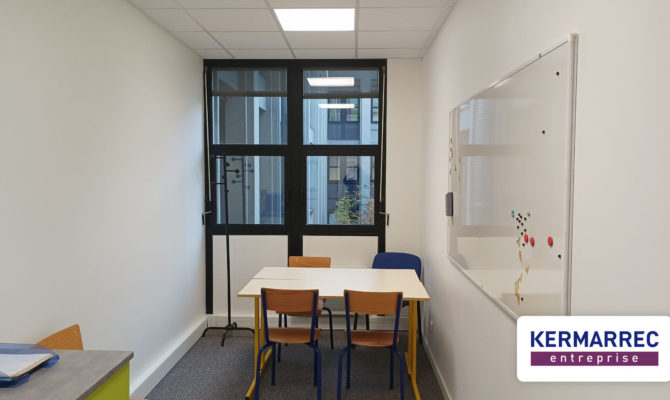 location Bureaux 243.00 m²