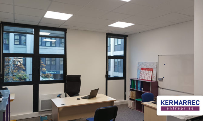location Bureaux 243.00 m²