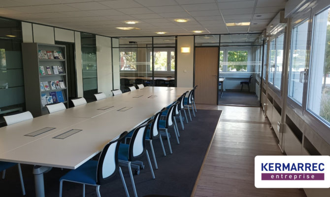 location Bureaux 130.00 m²