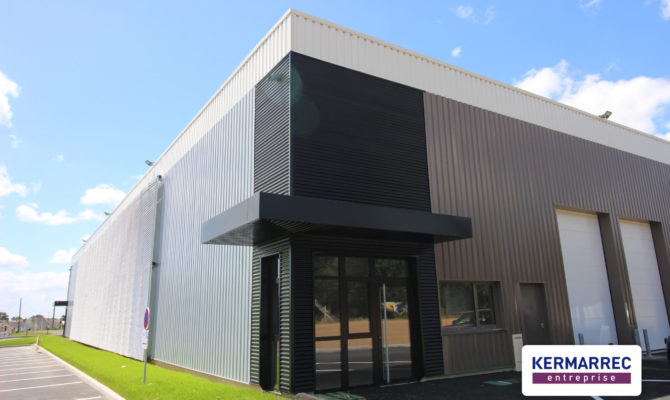location Local d'activité 300.00 m²