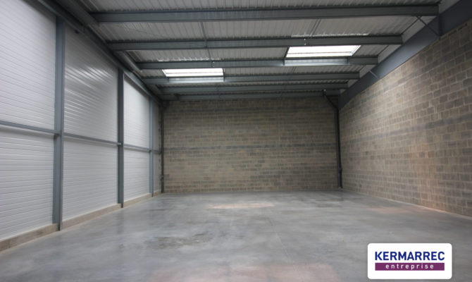 location Local d'activité 300.00 m²