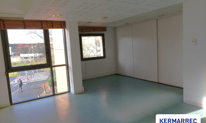 location Bureaux 128.00 m²