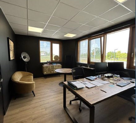 achat Bureaux 146.00 m²