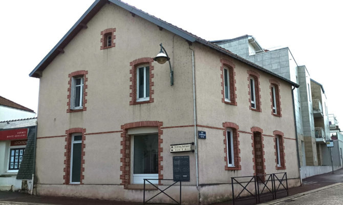 location Bureaux 143.00 m²