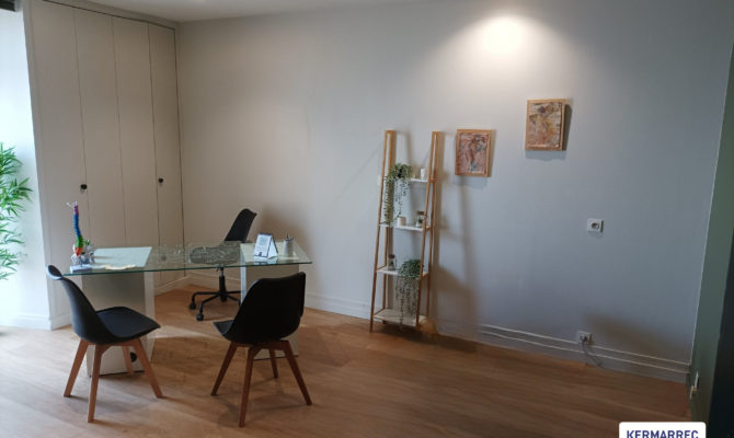 location Bureaux 143.00 m²