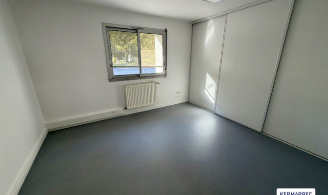 location Bureaux 120.00 m²