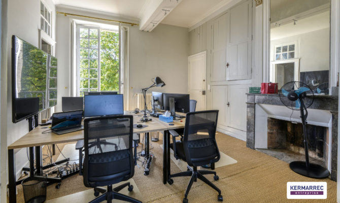 location Bureaux 210.00 m²