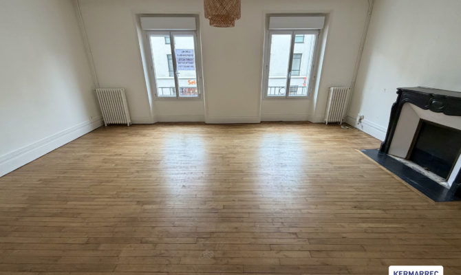 location Bureaux 136.00 m²