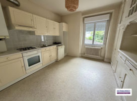 location Bureaux 136.00 m² Vannes 56