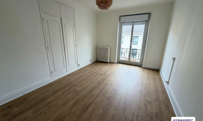 location Bureaux 136.00 m²