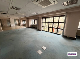 location Bureaux 500.00 m² Vannes 56
