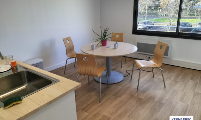 location Bureaux 144.00 m²