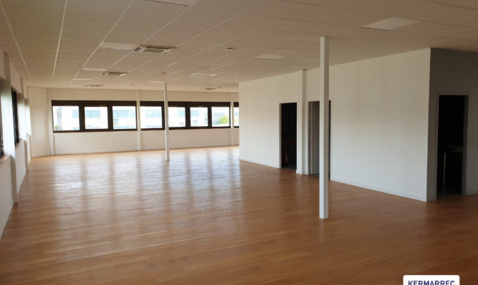 location Bureaux 150.00 m²