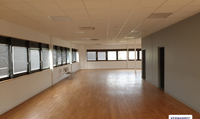 location Bureaux 150.00 m²