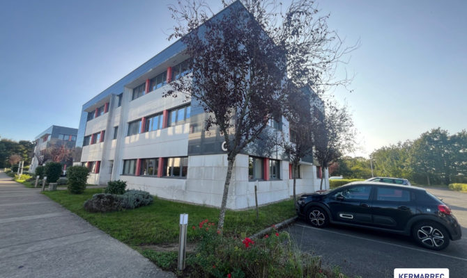 location Bureaux 100.00 m²