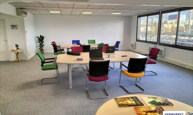 location Bureaux 272.00 m²