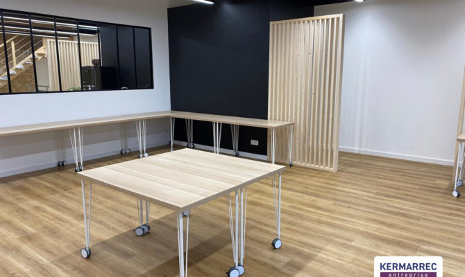 location Local d'activité 244.00 m²